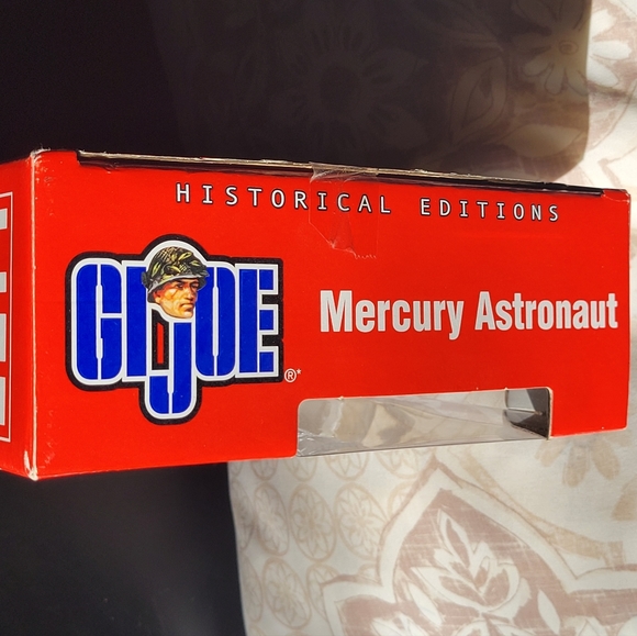 G.I. Joe Astronaut John Glenn Life Magazine Collectible Set - Picture 5 of 13